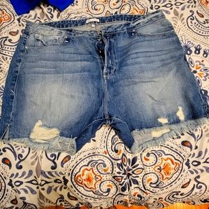 Good American frayed button up shorts